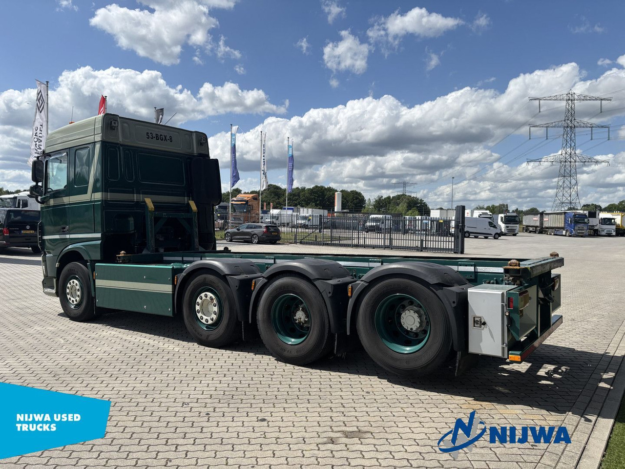 DAF XF 460 8x2 20ft container systeem - Horgos rakodó teherautó: 4 kép. DAF XF 460 8x2 20ft container systeem - Horgos rakodó teherautó: 4 kép.