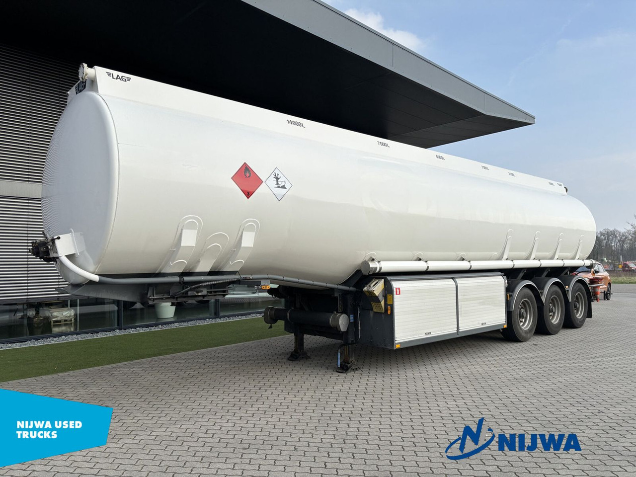 Lag O-3-43 Valid ADR + 47.500 L - Tartályos félpótkocsi: 1 kép. Lag O-3-43 Valid ADR + 47.500 L - Tartályos félpótkocsi: 1 kép.