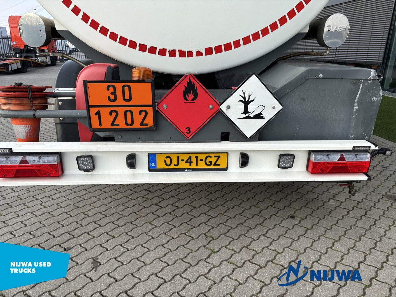 Lag O-3-43 Valid ADR + 47.500 L - Tartályos félpótkocsi: 5 kép. Lag O-3-43 Valid ADR + 47.500 L - Tartályos félpótkocsi: 5 kép.
