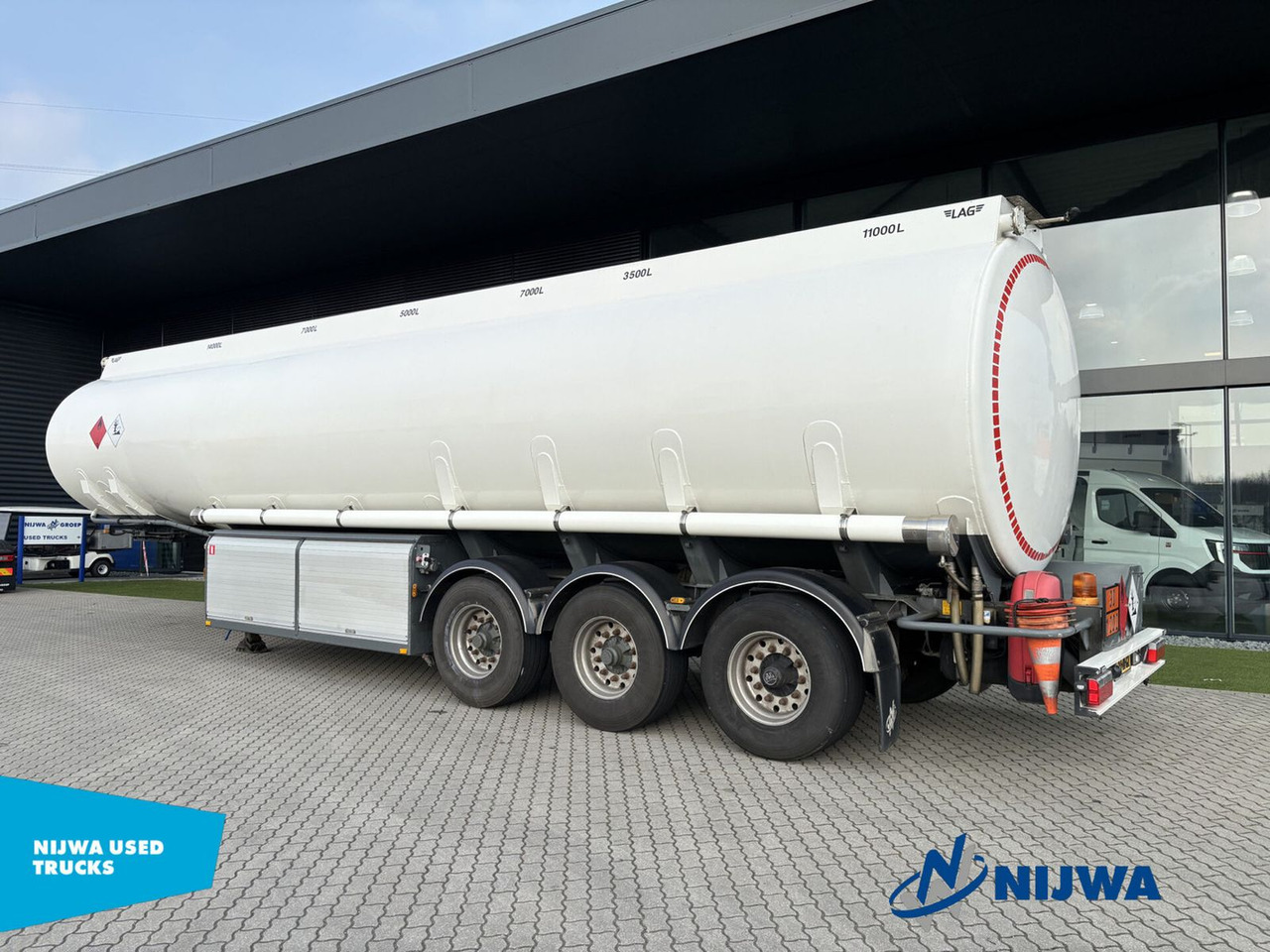 Lag O-3-43 Valid ADR + 47.500 L - Tartályos félpótkocsi: 4 kép. Lag O-3-43 Valid ADR + 47.500 L - Tartályos félpótkocsi: 4 kép.