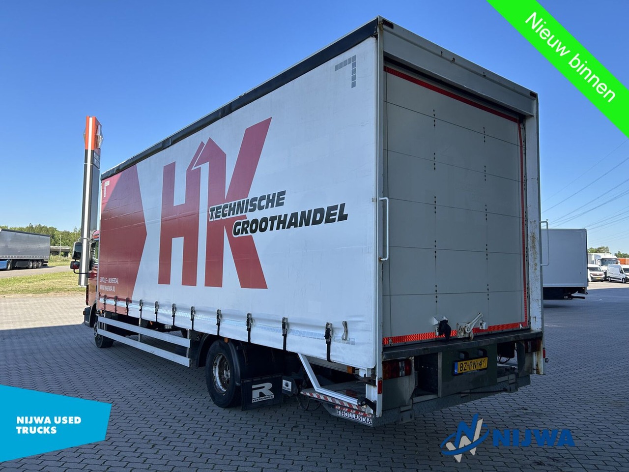 MAN TGL 12.180 4X2 Roldeur + Laaklep - Ponyvás teherautó: 4 kép. MAN TGL 12.180 4X2 Roldeur + Laaklep - Ponyvás teherautó: 4 kép.