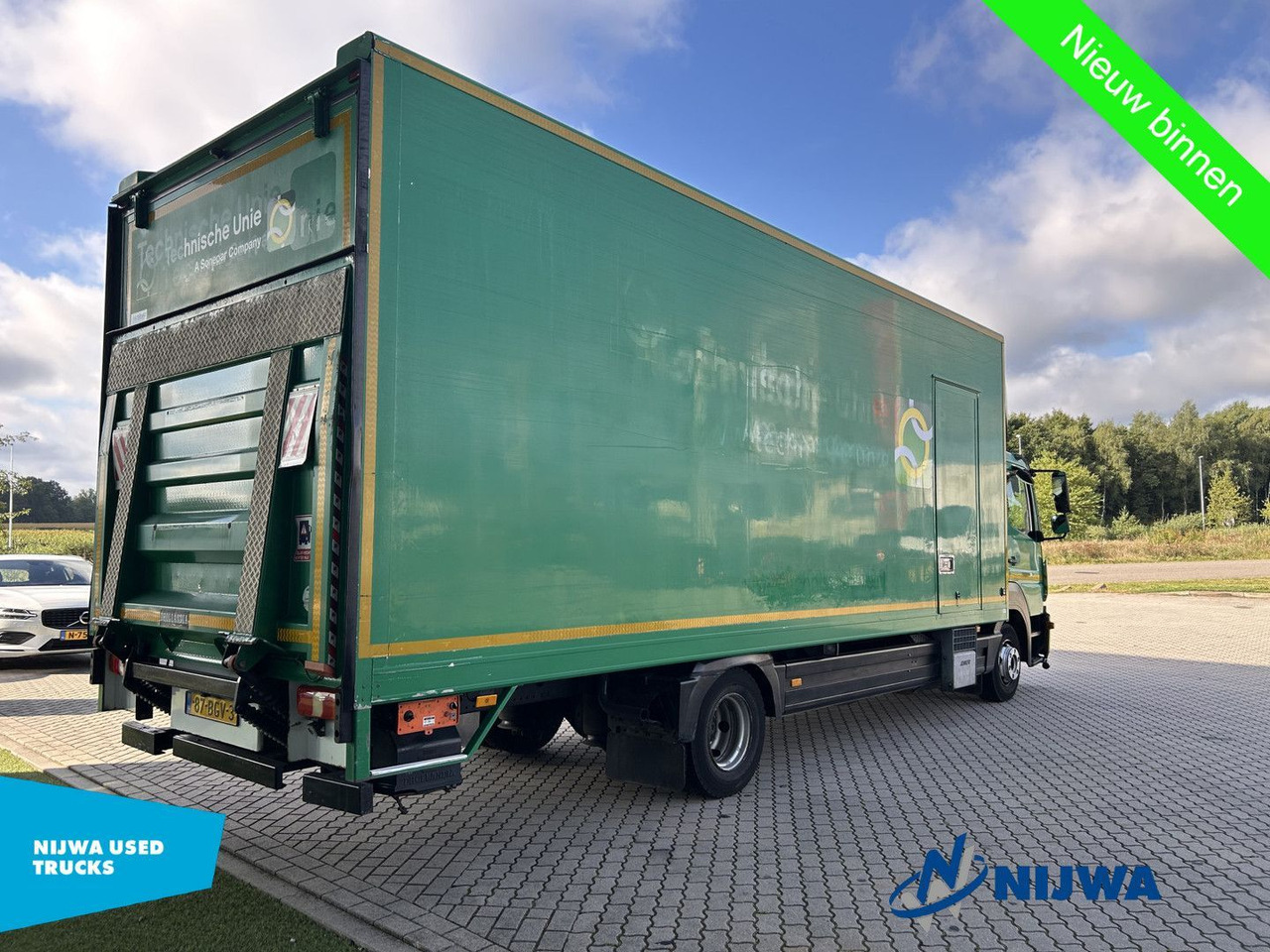 Mercedes-Benz Atego Laadklep + Zijdeur - Dobozos felépítményű teherautó: 3 kép. Mercedes-Benz Atego Laadklep + Zijdeur - Dobozos felépítményű teherautó: 3 kép.