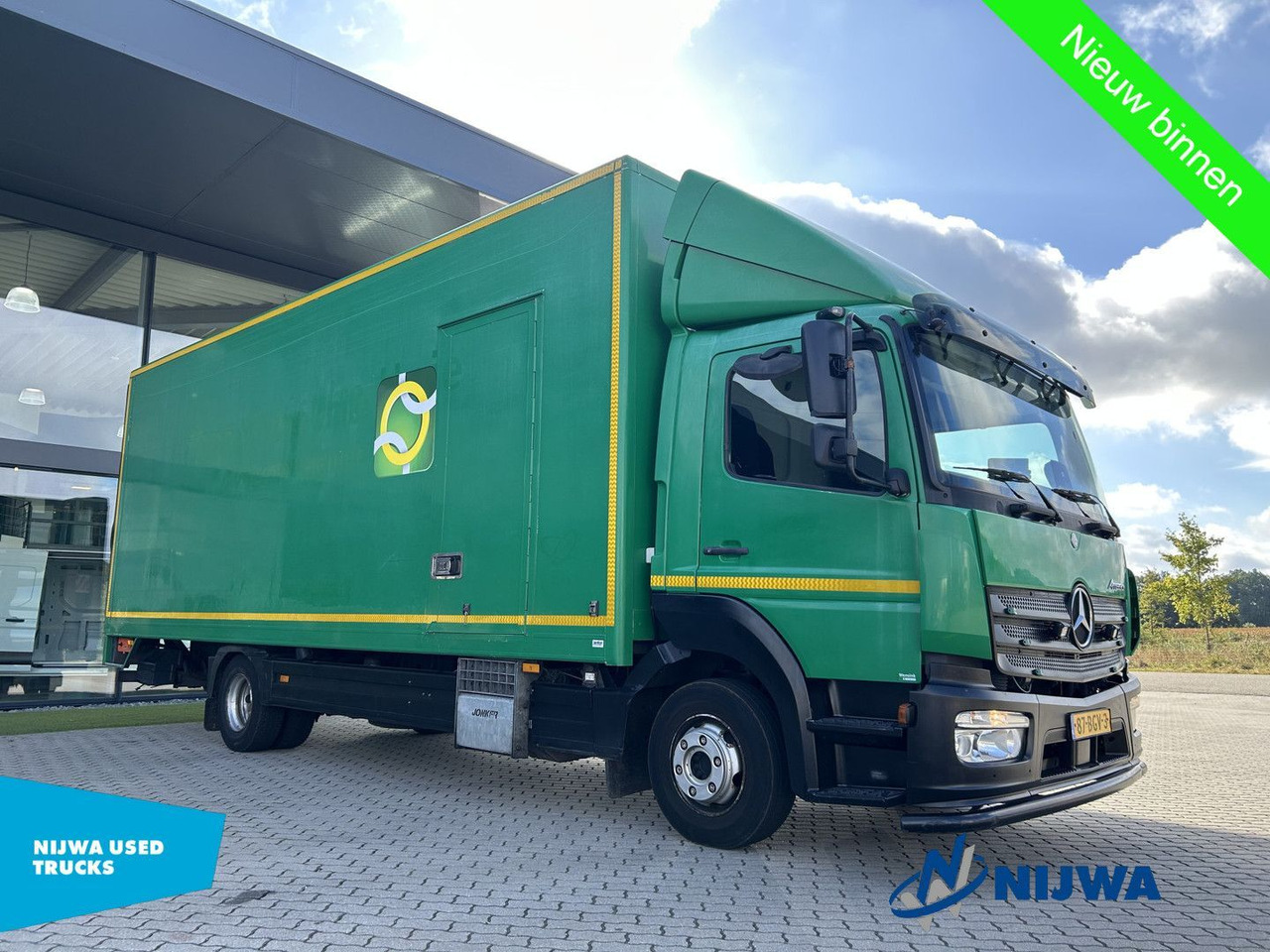 Mercedes-Benz Atego Laadklep + Zijdeur - Dobozos felépítményű teherautó: 2 kép. Mercedes-Benz Atego Laadklep + Zijdeur - Dobozos felépítményű teherautó: 2 kép.