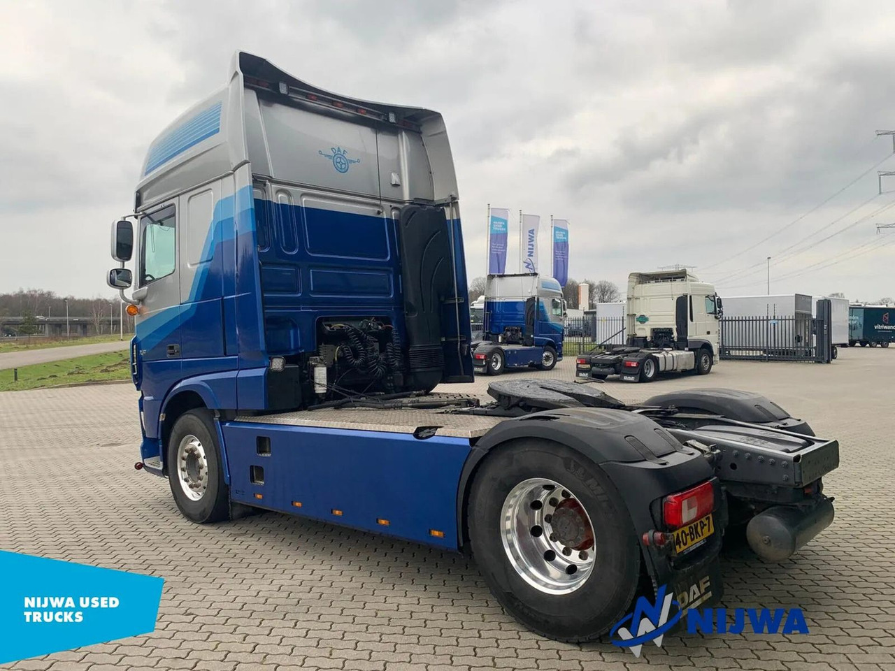 DAF XF 480 4X2 Hydrauliek + Schuifschotel - Nyergesvontató: 4 kép. DAF XF 480 4X2 Hydrauliek + Schuifschotel - Nyergesvontató: 4 kép.