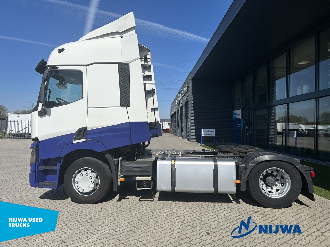 Renault T 460 4x2 Standkachel + Koelkast - Nyergesvontató: 5 kép. Renault T 460 4x2 Standkachel + Koelkast - Nyergesvontató: 5 kép.
