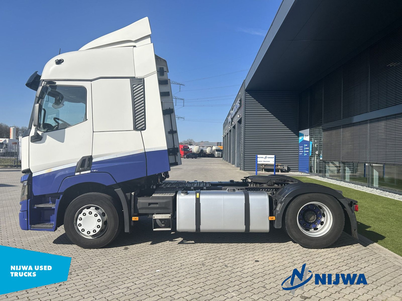 Renault T 460 4x2 Standkachel + Koelkast - Nyergesvontató: 5 kép. Renault T 460 4x2 Standkachel + Koelkast - Nyergesvontató: 5 kép.