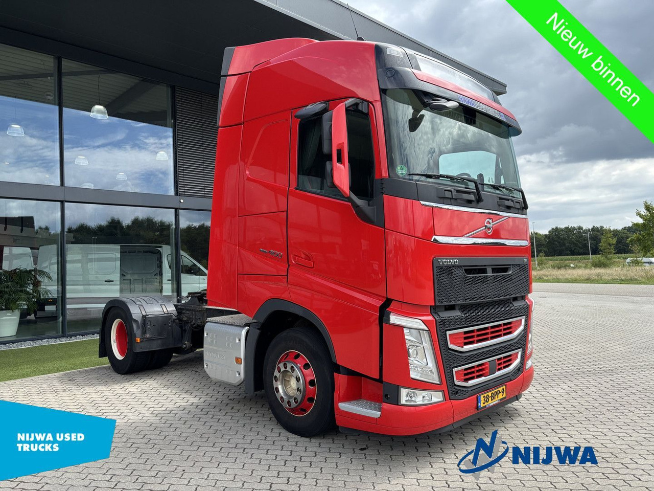 Volvo FH 460 4x2 PTO + Xenon - Nyergesvontató: 2 kép. Volvo FH 460 4x2 PTO + Xenon - Nyergesvontató: 2 kép.
