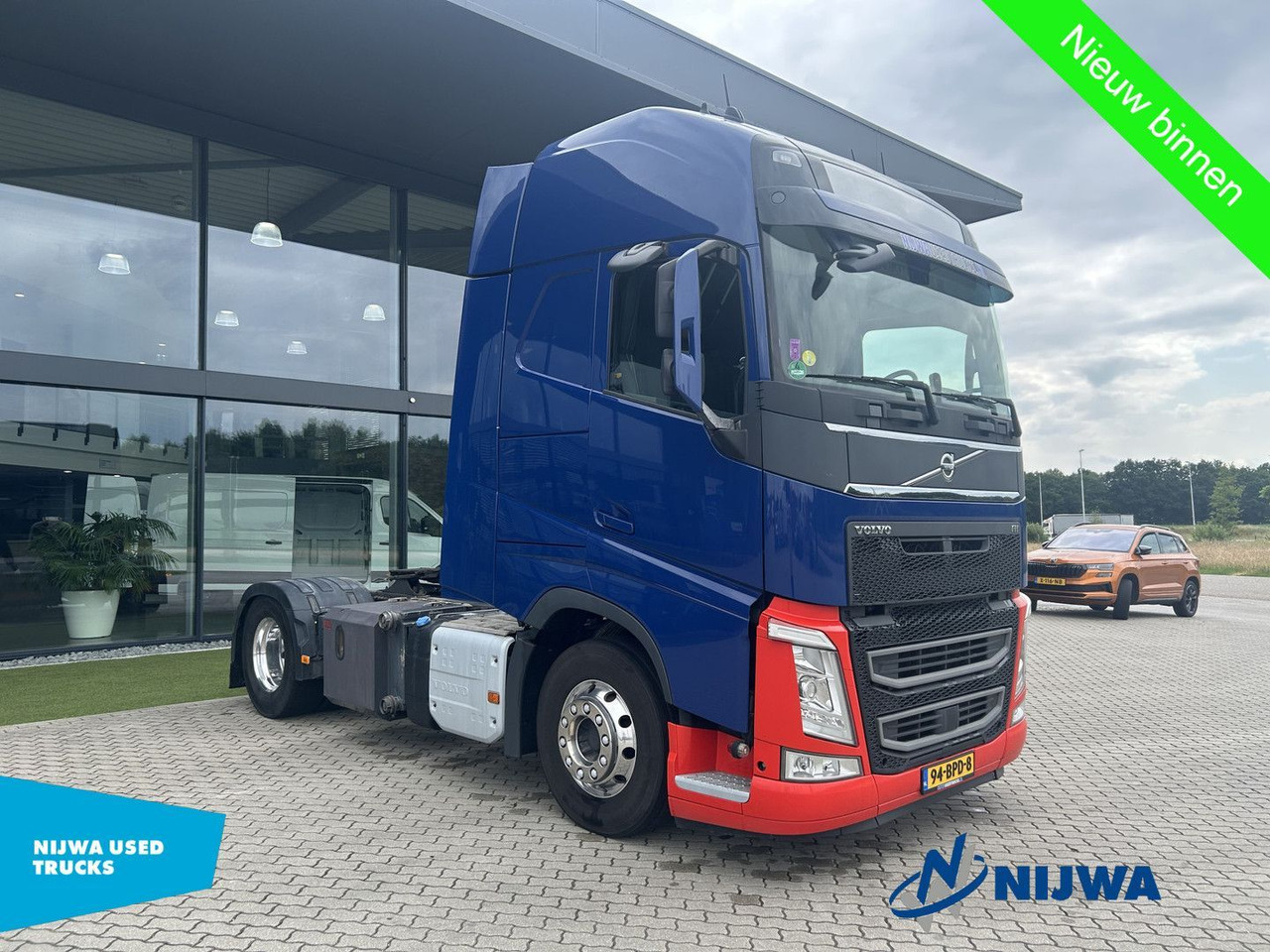 Volvo FH 460 4x2 Turbo compound + Compressor - Nyergesvontató: 2 kép. Volvo FH 460 4x2 Turbo compound + Compressor - Nyergesvontató: 2 kép.
