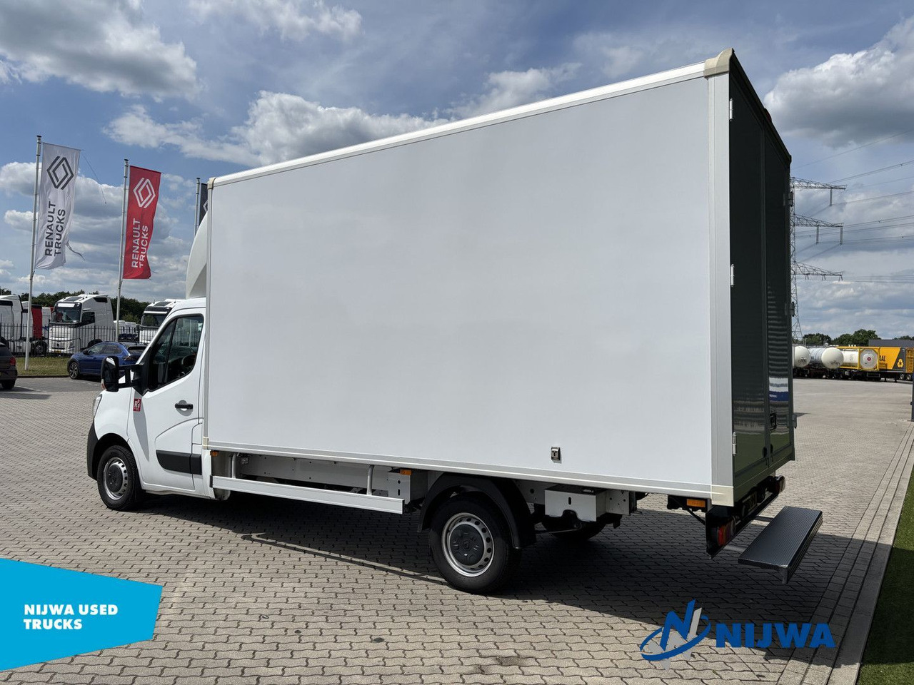 Renault Master T35 165 Meubelbak + Navigatie - Alvaz teherautó: 4 kép. Renault Master T35 165 Meubelbak + Navigatie - Alvaz teherautó: 4 kép.