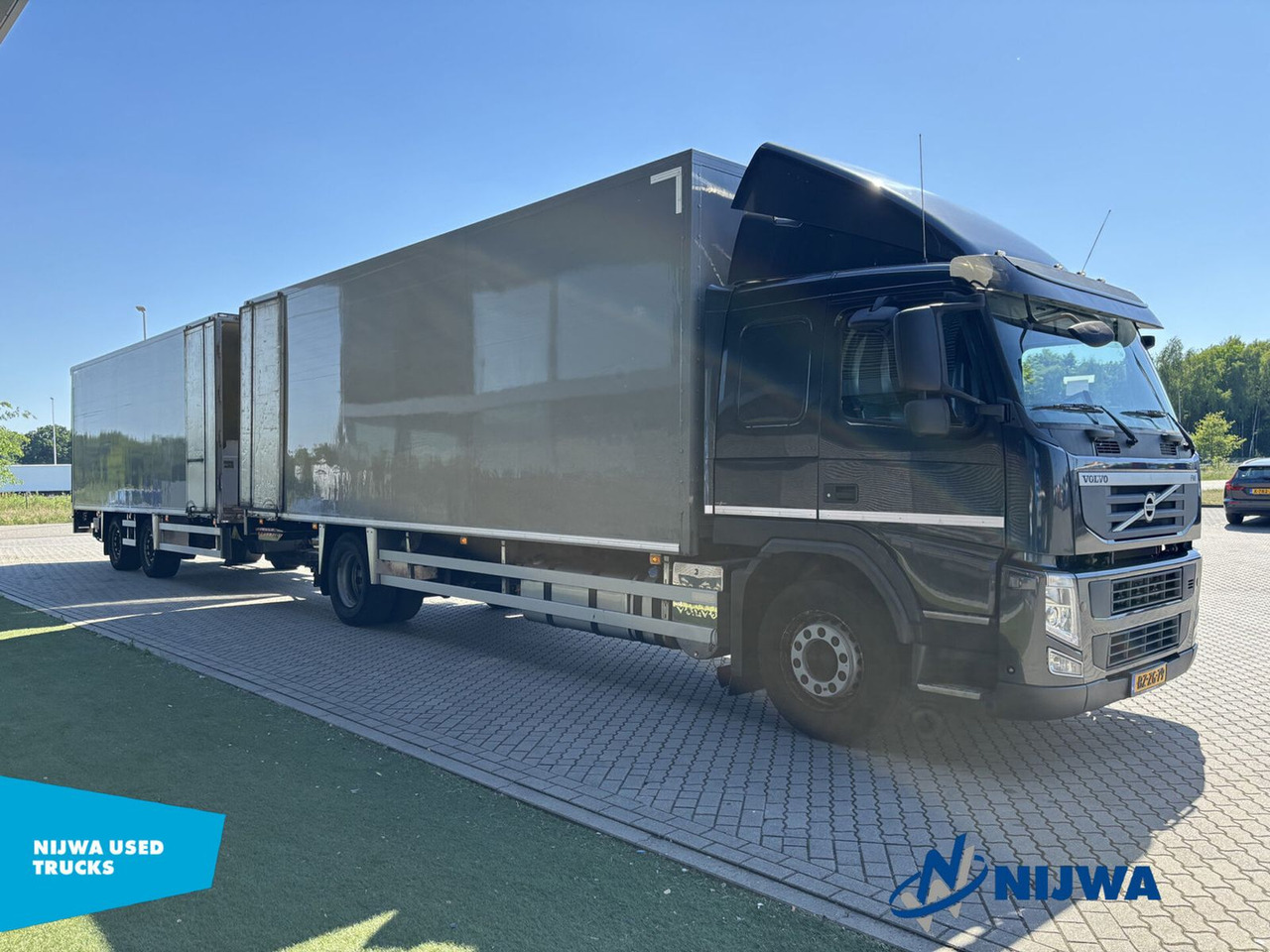 Volvo FM 330 4x2 I.C.M. HERTOGHS Aanhangwagen - Dobozos felépítményű teherautó: 2 kép. Volvo FM 330 4x2 I.C.M. HERTOGHS Aanhangwagen - Dobozos felépítményű teherautó: 2 kép.