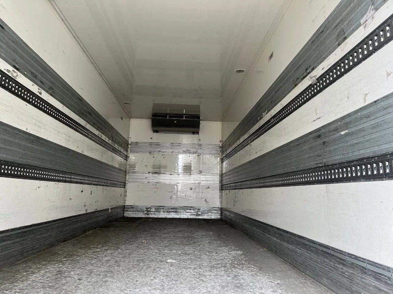 DAF LF 220 FA Euro6 - Hűtős teherautó: 5 kép. DAF LF 220 FA Euro6 - Hűtős teherautó: 5 kép.