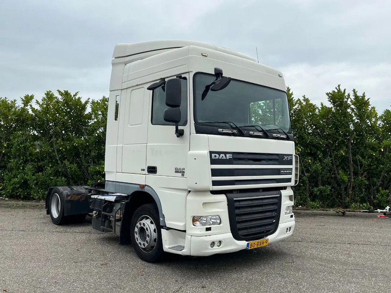 DAF XF 105.410 FT SC Euro5 - Nyergesvontató: 1 kép. DAF XF 105.410 FT SC Euro5 - Nyergesvontató: 1 kép.
