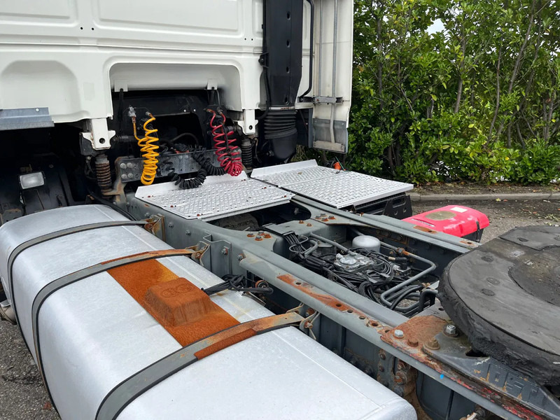 DAF XF 105 FT SC Euro5 - Nyergesvontató: 4 kép. DAF XF 105 FT SC Euro5 - Nyergesvontató: 4 kép.