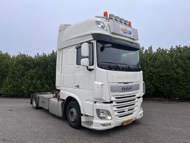 DAF XF 440 FT Euro6 Full-Air Lowdeck - Nyergesvontató: 1 kép. DAF XF 440 FT Euro6 Full-Air Lowdeck - Nyergesvontató: 1 kép.