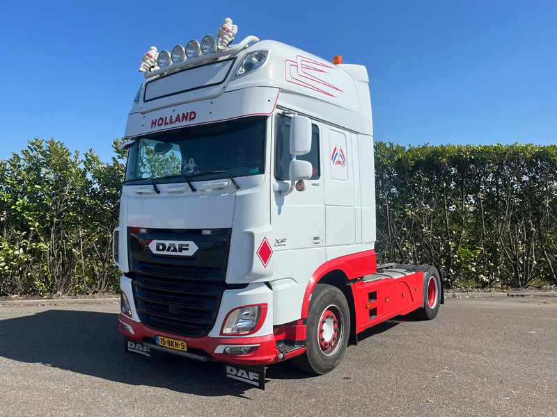 DAF XF 460 FT Euro6 Intarder - Nyergesvontató: 2 kép. DAF XF 460 FT Euro6 Intarder - Nyergesvontató: 2 kép.