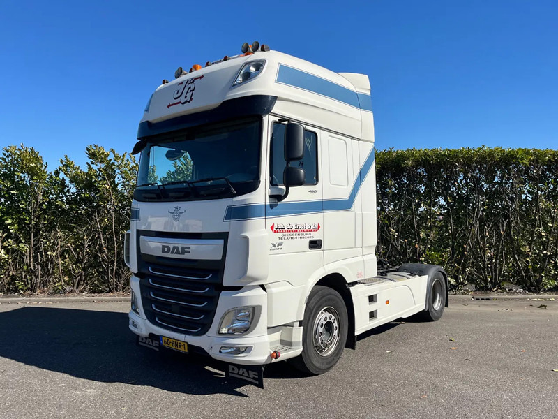 DAF XF 460 FT SSC Euro6 Intarder - Nyergesvontató: 2 kép. DAF XF 460 FT SSC Euro6 Intarder - Nyergesvontató: 2 kép.