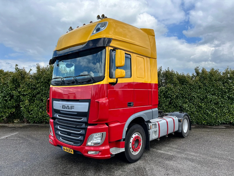 DAF XF 460 FT SSC Euro6 Intarder - Nyergesvontató: 2 kép. DAF XF 460 FT SSC Euro6 Intarder - Nyergesvontató: 2 kép.