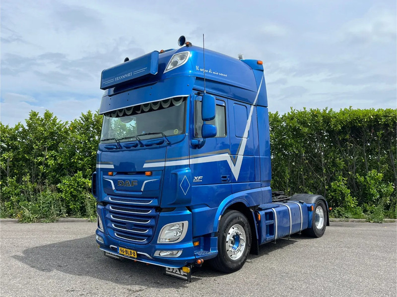 DAF XF 480 FT Euro6 Intarder Manual Showtruck - Nyergesvontató: 2 kép. DAF XF 480 FT Euro6 Intarder Manual Showtruck - Nyergesvontató: 2 kép.