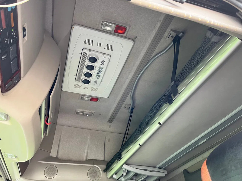 Nyergesvontató DAF XF 510 FT Euro6: 6 kép. Nyergesvontató DAF XF 510 FT Euro6: 6 kép.