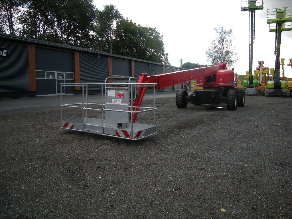 Genie Arbeitsbühne Genie S-85, AH 28 m - Emelőkosaras teherautó: 3 kép. Genie Arbeitsbühne Genie S-85, AH 28 m - Emelőkosaras teherautó: 3 kép.