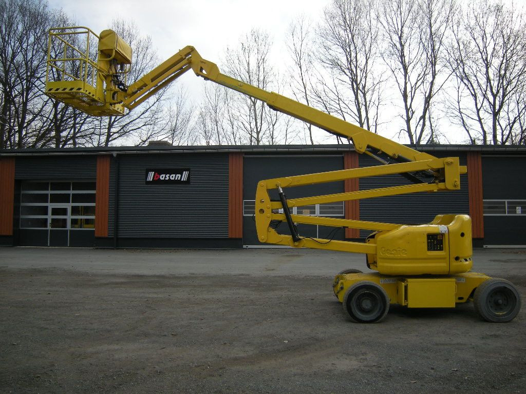 Genie Arbeitsbühne Genie Z 45/25 J, 15,8 m - Emelőkosaras teherautó: 1 kép. Genie Arbeitsbühne Genie Z 45/25 J, 15,8 m - Emelőkosaras teherautó: 1 kép.