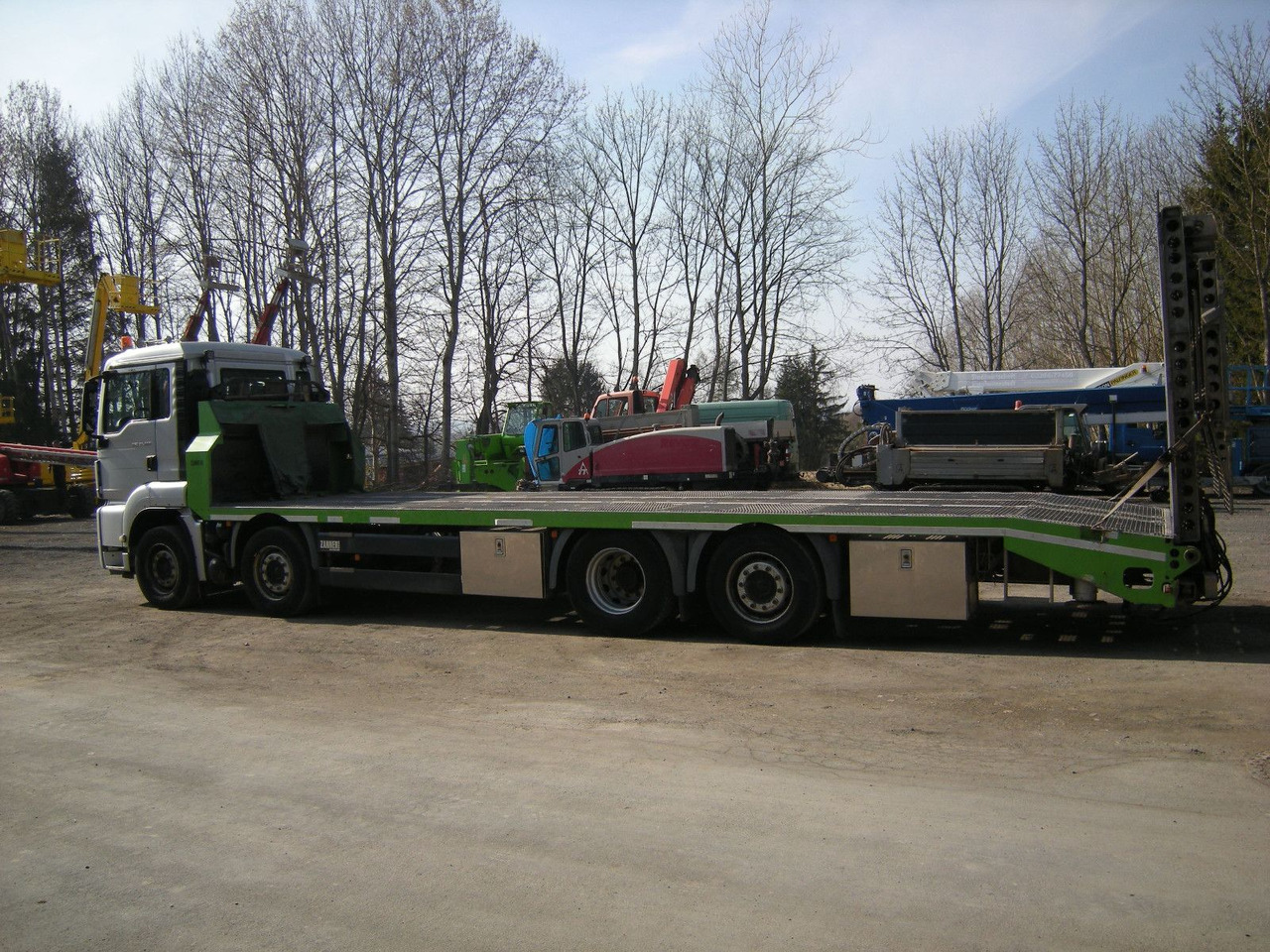 MAN 35.400, Zanner Plateau, Rampen, Winde - Vontató: 5 kép. MAN 35.400, Zanner Plateau, Rampen, Winde - Vontató: 5 kép.