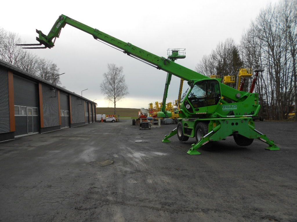 Merlo RT 38 Roto 40.18 S - Teleszkópos rakodó: 4 kép. Merlo RT 38 Roto 40.18 S - Teleszkópos rakodó: 4 kép.