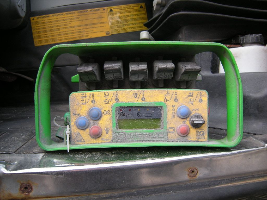 Teleszkópos rakodó Merlo RT 4025 Roto 45.21 MCSS: 13 kép. Teleszkópos rakodó Merlo RT 4025 Roto 45.21 MCSS: 13 kép.