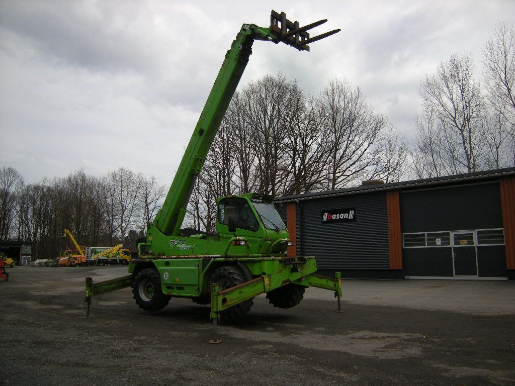 Merlo RT 4025 Roto 45.21 MCSS - Teleszkópos rakodó: 1 kép. Merlo RT 4025 Roto 45.21 MCSS - Teleszkópos rakodó: 1 kép.