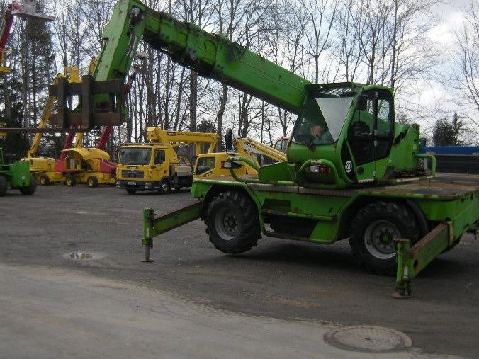 Teleszkópos rakodó Merlo RT 4025 Roto 45.21 MCSS: 21 kép. Teleszkópos rakodó Merlo RT 4025 Roto 45.21 MCSS: 21 kép.