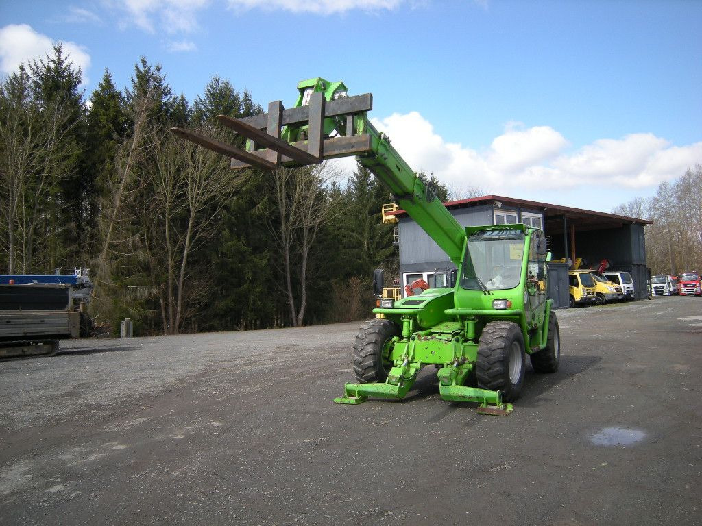 Merlo SL33 Panoramic P38.13 - Teleszkópos rakodó: 5 kép. Merlo SL33 Panoramic P38.13 - Teleszkópos rakodó: 5 kép.