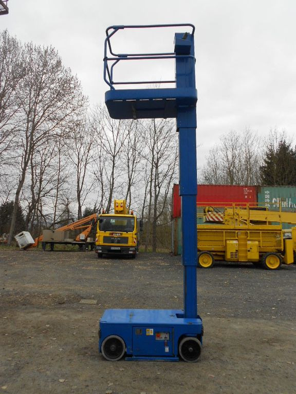Upright Mastbühne TM12, AH 5,85 m - Oszlopos személyemelő: 5 kép. Upright Mastbühne TM12, AH 5,85 m - Oszlopos személyemelő: 5 kép.