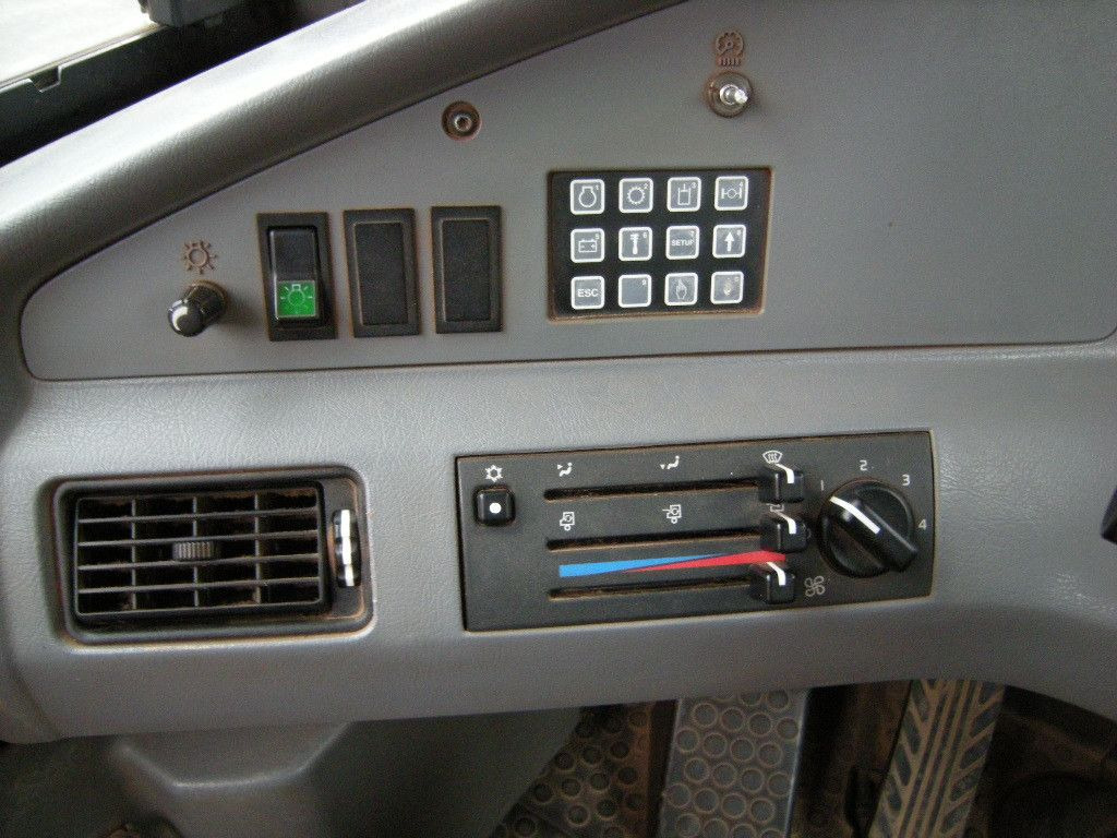 Csuklós dömper Volvo A 40 E, Dumper: 23 kép.