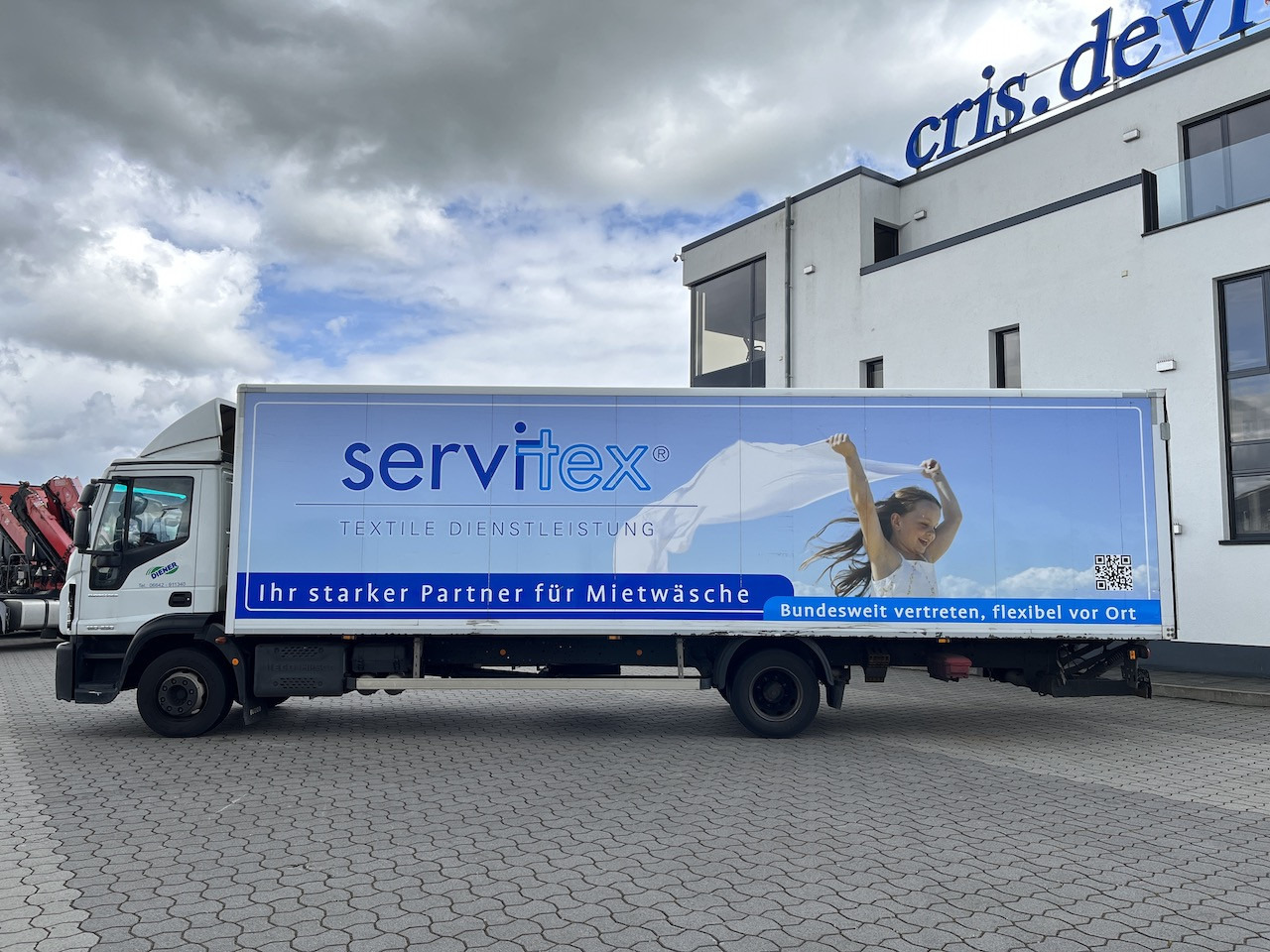 Iveco 120E25 Eurocargo 4x2 Koffer | Ladebordwand - Dobozos felépítményű teherautó: 5 kép. Iveco 120E25 Eurocargo 4x2 Koffer | Ladebordwand - Dobozos felépítményű teherautó: 5 kép.