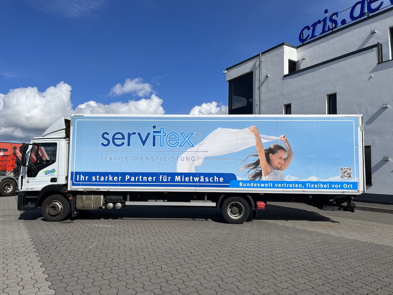 Iveco 120E25 Eurocargo 4x2 Koffer | Ladebordwand - Dobozos felépítményű teherautó: 5 kép. Iveco 120E25 Eurocargo 4x2 Koffer | Ladebordwand - Dobozos felépítményű teherautó: 5 kép.