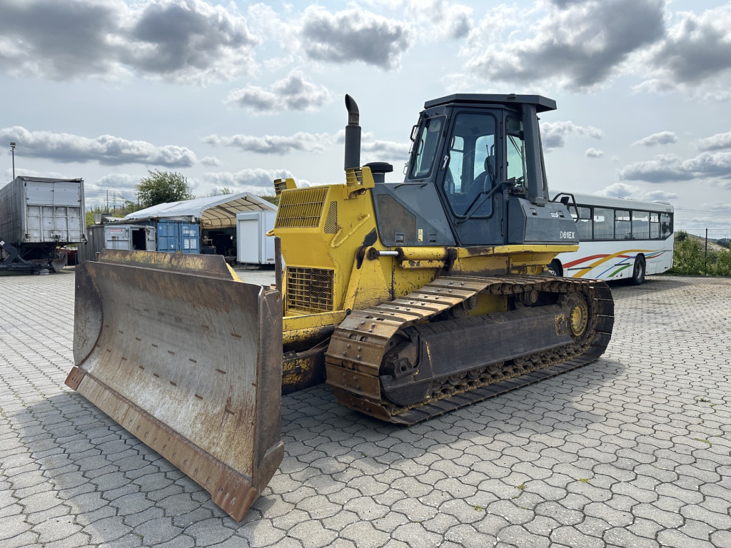 Komatsu D61EX-12 Planier Raupe 6-Wege Schild - Buldózer: 1 kép. Komatsu D61EX-12 Planier Raupe 6-Wege Schild - Buldózer: 1 kép.