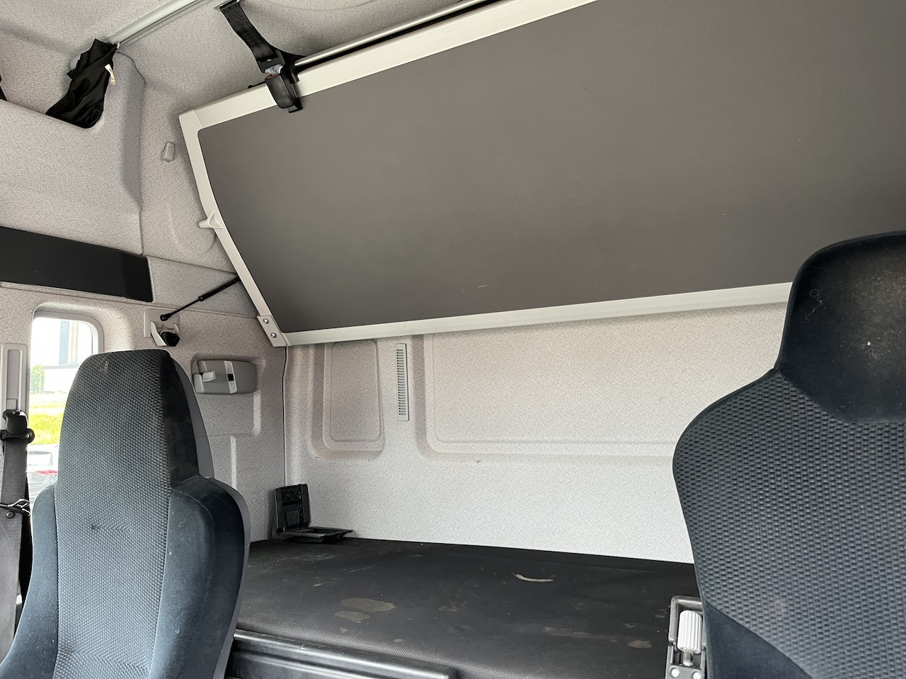 MAN TGL 8.220 4x2  Pritsche   AHK - Platós kisteherautó: 3 kép. MAN TGL 8.220 4x2  Pritsche   AHK - Platós kisteherautó: 3 kép.