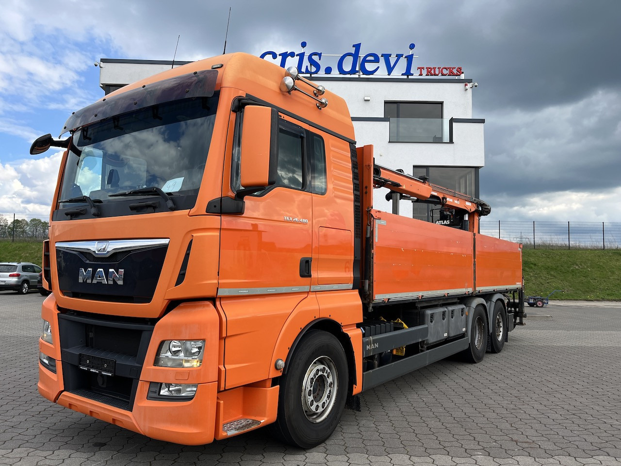 MAN TGX 26.480 6x2 Atlas 145.2 Kran Baustoff AHK - Platós teherautó, Darus autó: 1 kép. MAN TGX 26.480 6x2 Atlas 145.2 Kran Baustoff AHK - Platós teherautó, Darus autó: 1 kép.