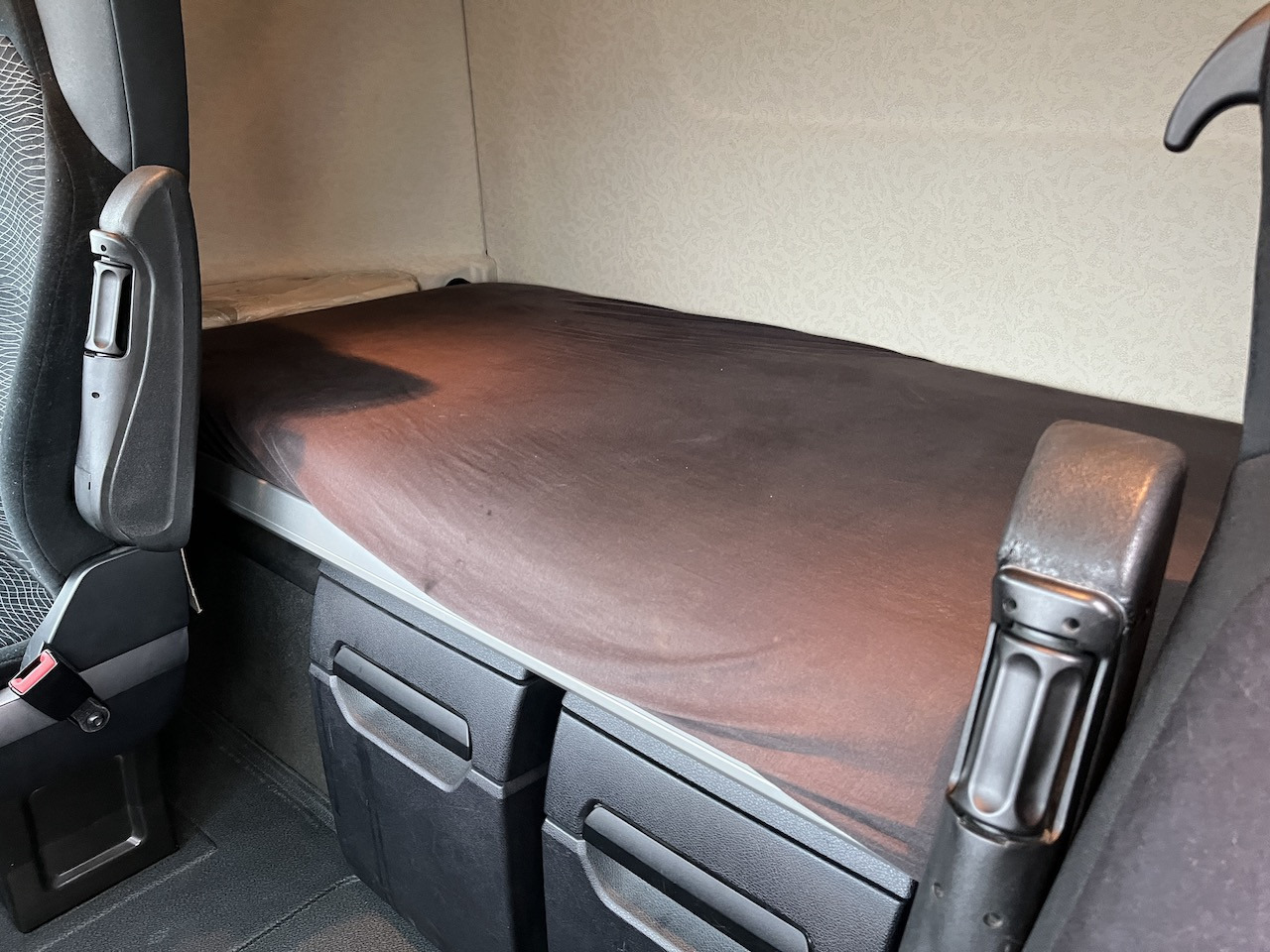 Mercedes-Benz 1842 4x2 LBW Kühlung Flüssigstickstoff GAS - Hűtős teherautó: 3 kép. Mercedes-Benz 1842 4x2 LBW Kühlung Flüssigstickstoff GAS - Hűtős teherautó: 3 kép.