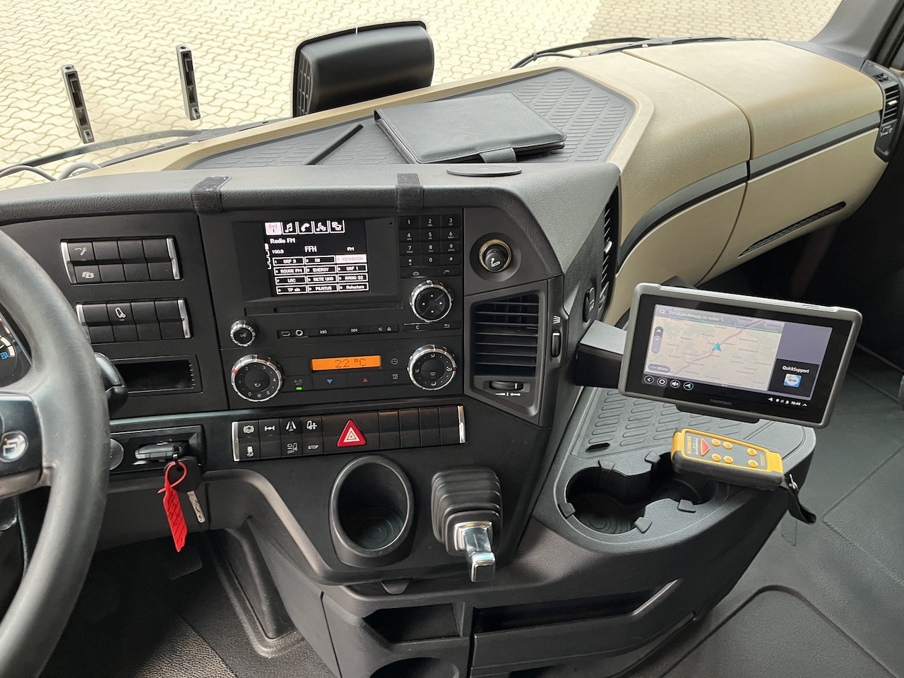 Mercedes-Benz 1842 4x2 LBW Kühlung Flüssigstickstoff GAS - Hűtős teherautó: 2 kép. Mercedes-Benz 1842 4x2 LBW Kühlung Flüssigstickstoff GAS - Hűtős teherautó: 2 kép.