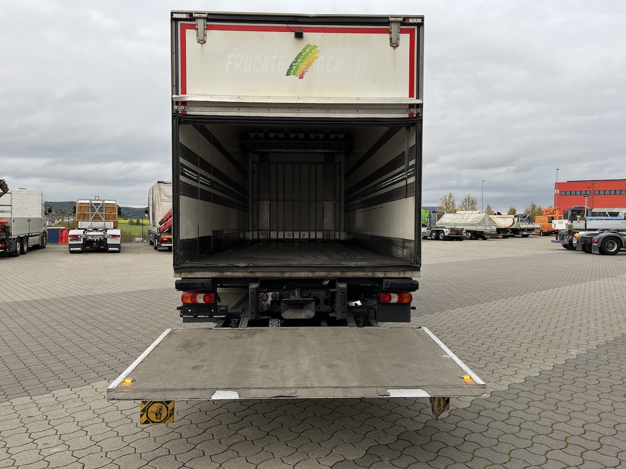 Mercedes-Benz 1842 4x2 LBW Kühlung Flüssigstickstoff GAS - Hűtős teherautó: 4 kép. Mercedes-Benz 1842 4x2 LBW Kühlung Flüssigstickstoff GAS - Hűtős teherautó: 4 kép.