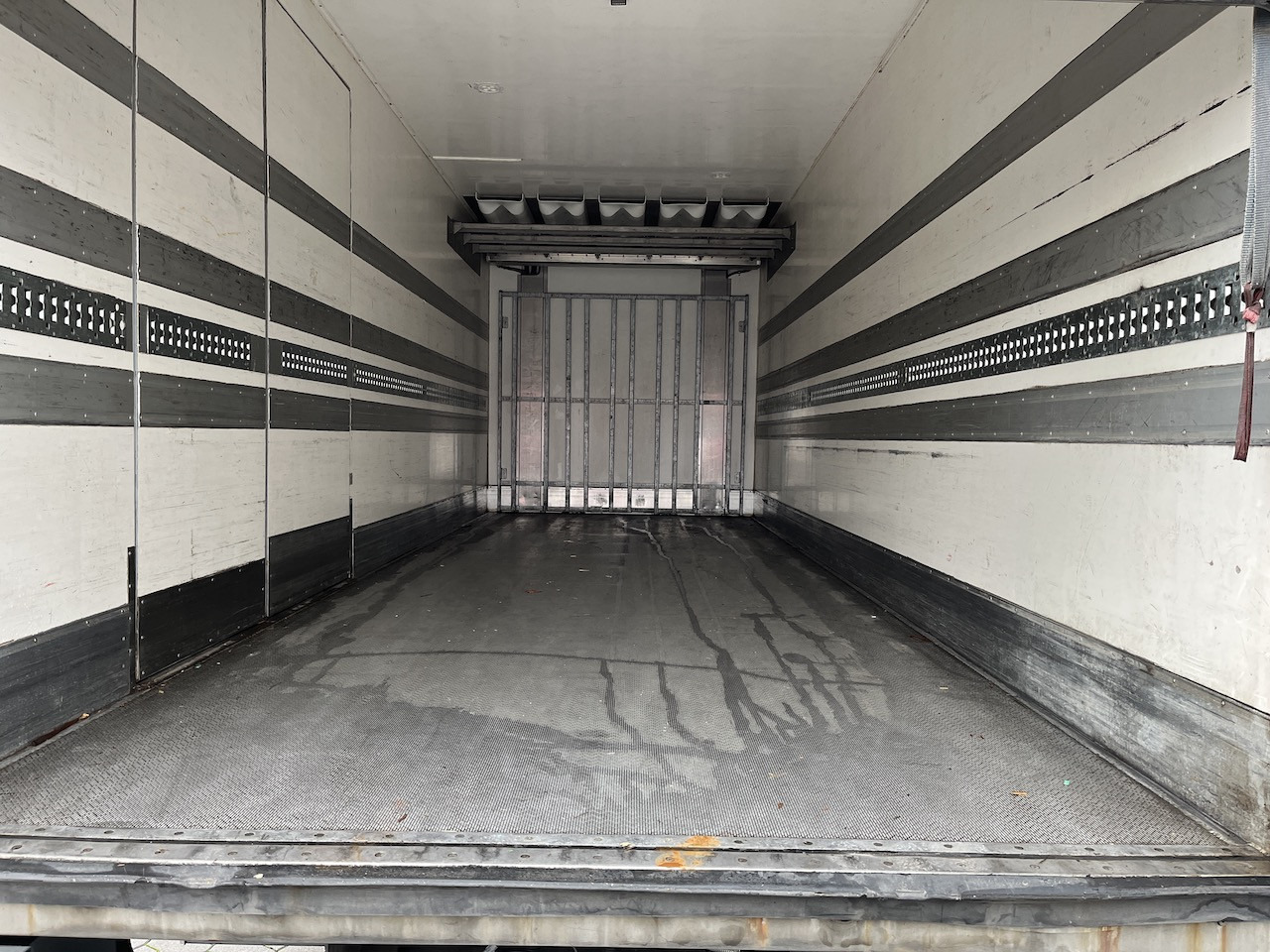 Mercedes-Benz 1842 4x2 LBW Kühlung Flüssigstickstoff GAS - Hűtős teherautó: 5 kép. Mercedes-Benz 1842 4x2 LBW Kühlung Flüssigstickstoff GAS - Hűtős teherautó: 5 kép.