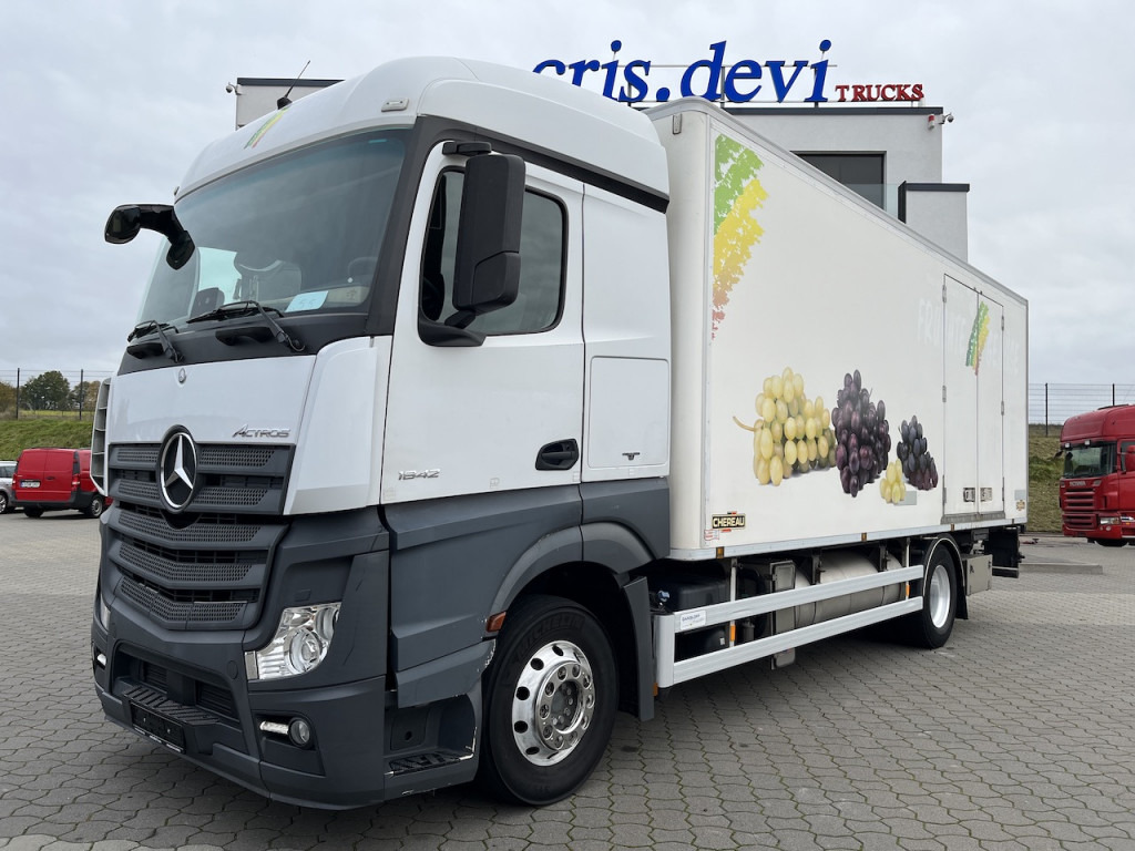 Mercedes-Benz 1842 4x2 LBW Kühlung Flüssigstickstoff - Hűtős teherautó: 1 kép. Mercedes-Benz 1842 4x2 LBW Kühlung Flüssigstickstoff - Hűtős teherautó: 1 kép.