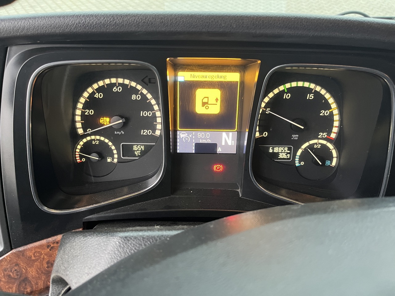 Mercedes-Benz Actros 2545 6x2 Effer - Atlas 265-A6 Lenk- Liftachse - Platós teherautó, Darus autó: 2 kép. Mercedes-Benz Actros 2545 6x2 Effer - Atlas 265-A6 Lenk- Liftachse - Platós teherautó, Darus autó: 2 kép.