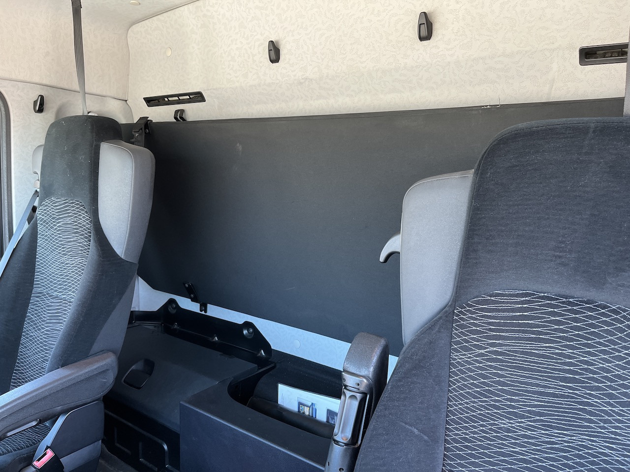 Mercedes-Benz Antos 1840 4x4 HAD LBW Kühlung Flüssigstickstoff - Hűtős teherautó: 3 kép. Mercedes-Benz Antos 1840 4x4 HAD LBW Kühlung Flüssigstickstoff - Hűtős teherautó: 3 kép.