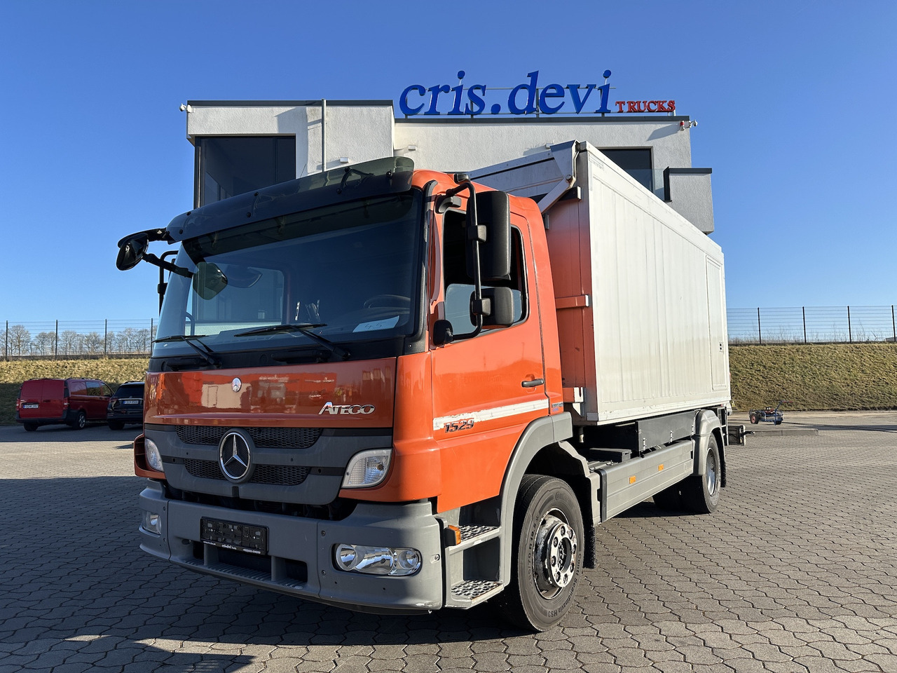 Mercedes-Benz Atego 1529 4x2 Atlas 57.3-A2 Kadaverkipper - Billenőplatós teherautó, Darus autó: 1 kép. Mercedes-Benz Atego 1529 4x2 Atlas 57.3-A2 Kadaverkipper - Billenőplatós teherautó, Darus autó: 1 kép.