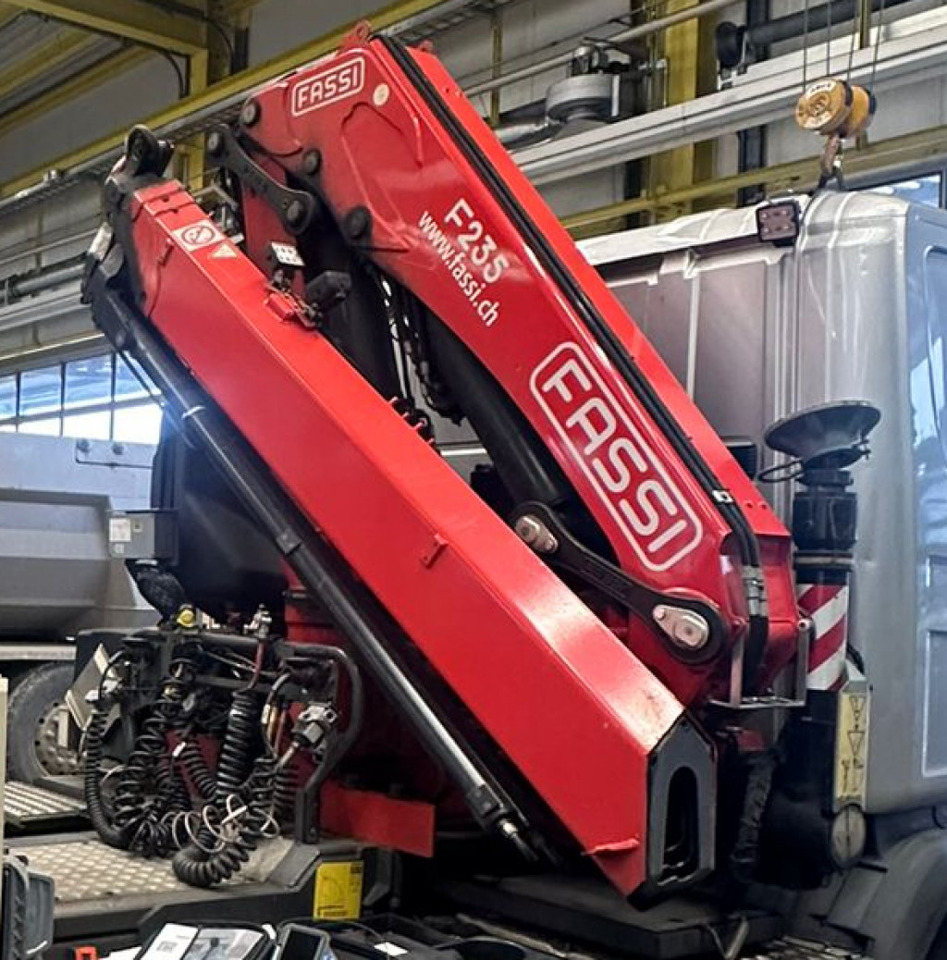 Mercedes-Benz FASSI F 235 A.2.23 Kran + Funk - Rakodódaru: 4 kép. Mercedes-Benz FASSI F 235 A.2.23 Kran + Funk - Rakodódaru: 4 kép.