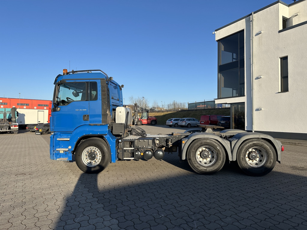 MAN TGS 26.500 6x4 Kipphydraulik Intarder - Nyergesvontató: 2 kép. MAN TGS 26.500 6x4 Kipphydraulik Intarder - Nyergesvontató: 2 kép.