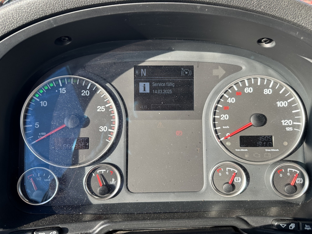 MAN TGX 18.500 LL 4x2 Kipphydraulik Intarder - Nyergesvontató: 4 kép. MAN TGX 18.500 LL 4x2 Kipphydraulik Intarder - Nyergesvontató: 4 kép.