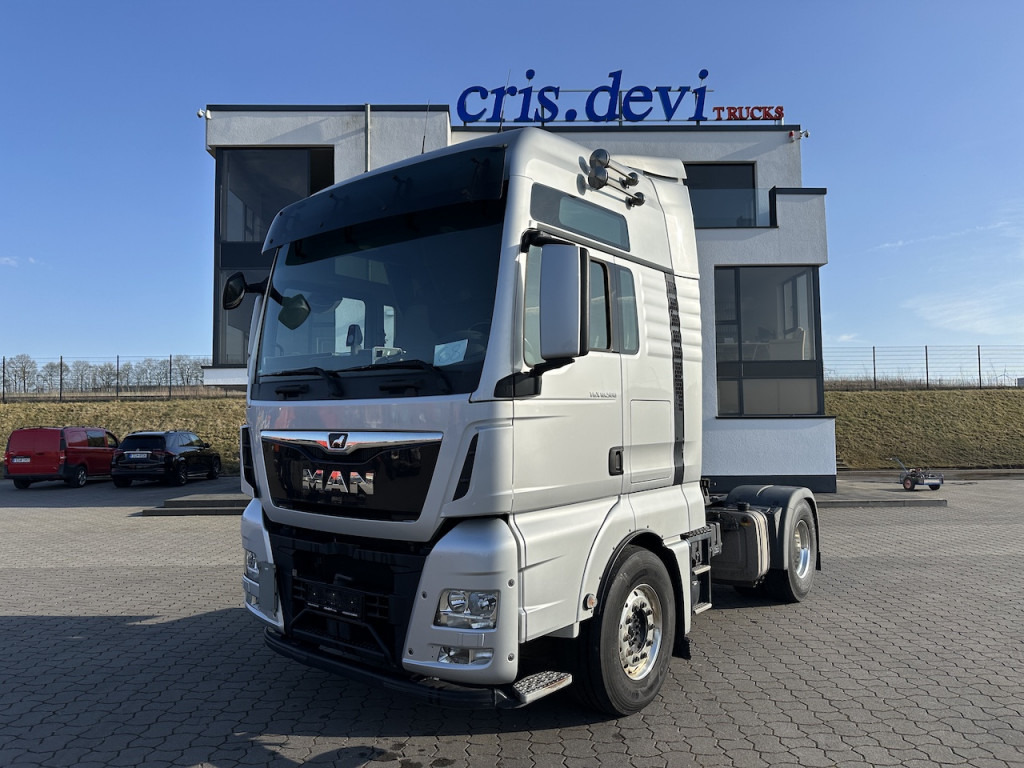 MAN TGX 18.500 LL 4x2 Kipphydraulik Intarder - Nyergesvontató: 1 kép. MAN TGX 18.500 LL 4x2 Kipphydraulik Intarder - Nyergesvontató: 1 kép.